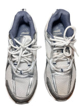 Load image into Gallery viewer, Women's, Avia 5000, Size 10 Shoes - EUC!!