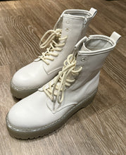 Load image into Gallery viewer, Steve Madden Womens Bettyy White Combat &amp; Lace-up Boots Chunky Platform Sz 10