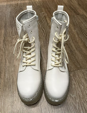Load image into Gallery viewer, Steve Madden Womens Bettyy White Combat &amp; Lace-up Boots Chunky Platform Sz 10