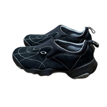 Load image into Gallery viewer, Oakley Bottlecap Flesh Black Slip-on Suede Hiking Walking Shoes Size 9.5 Icon AP