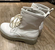 Load image into Gallery viewer, Steve Madden Womens Bettyy White Combat &amp; Lace-up Boots Chunky Platform Sz 10
