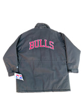 Load image into Gallery viewer, Chicago Bulls Starter VTG 90s Half Zip Hooded Pullover Puffer Jacket Mens L NWT